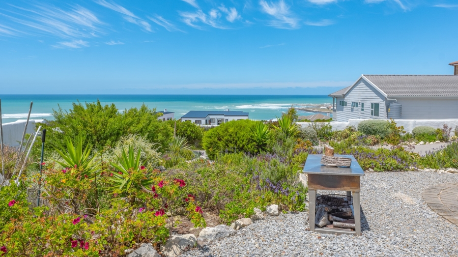 4 Bedroom Property for Sale in Oceanview Heights Western Cape